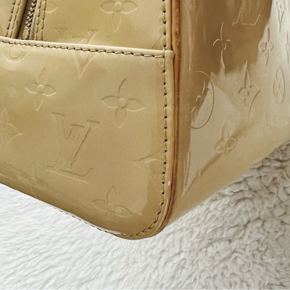 Louis Vuitton Tompkins Vernis BA0013 Elegant Cream and Tan Women's Handbag - Picture 11 of 16